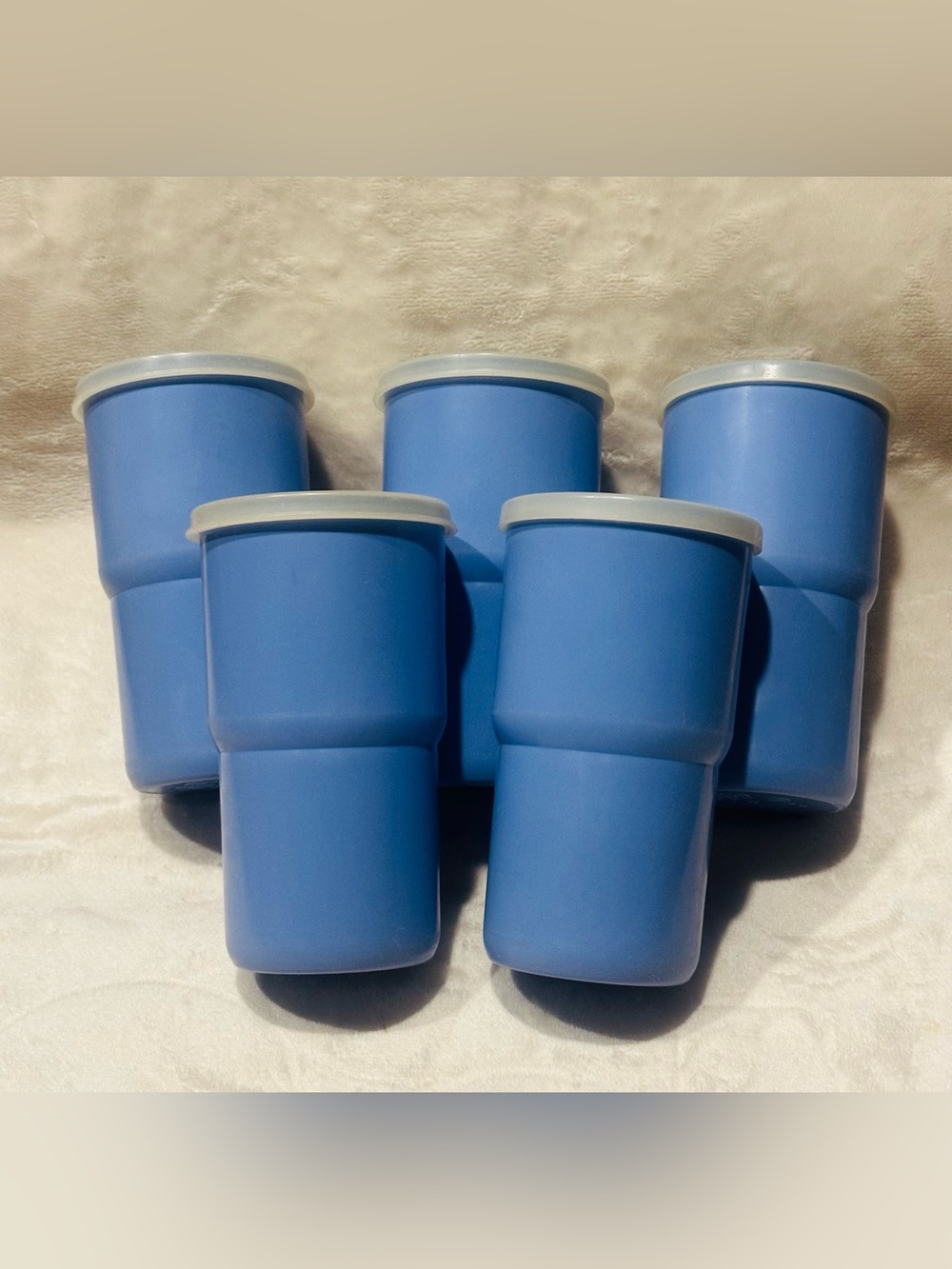 Tupperware Set of 5 Tabletop Cups 12 oz. G Tumblers VTG Blue W/ lids Drinkware